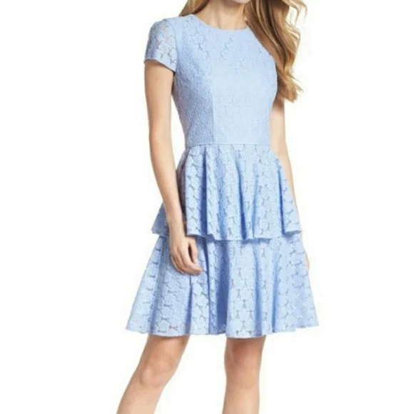 Gal Meets Glam Daisy Lace Tiered Fit & Flare Dress NWT Short sleeve - Picture 2 of 5